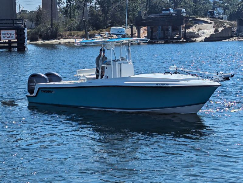 28' Contender boat